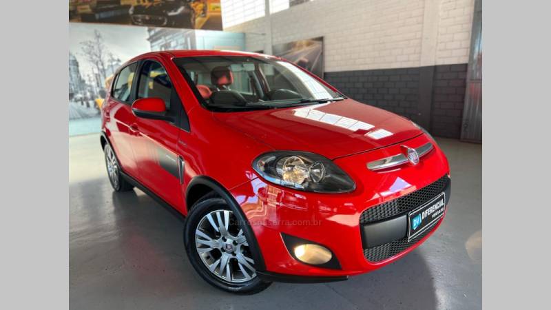 FIAT - PALIO - 2013/2014 - Vermelha - R$ 41.900,00