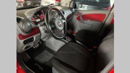 FIAT - PALIO - 2013/2014 - Vermelha - R$ 45.900,00