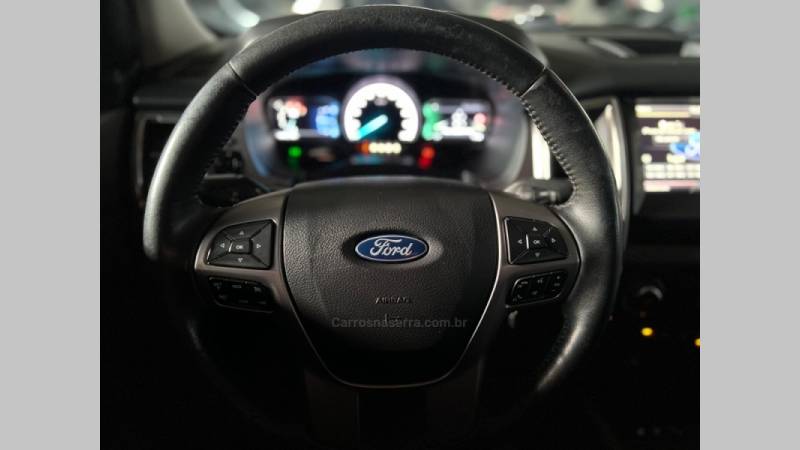 FORD - RANGER - 2016/2017 - Branca - R$ 145.900,00
