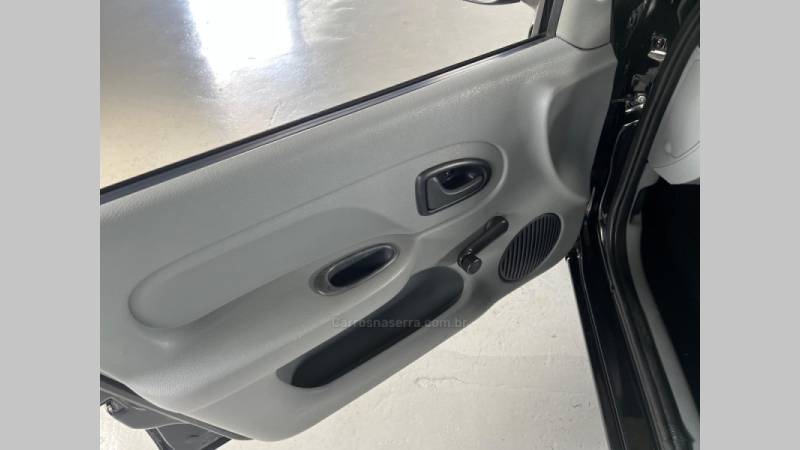 RENAULT - CLIO - 2010/2011 - Preta - R$ 21.900,00