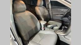TOYOTA - COROLLA - 2010/2011 - Prata - R$ 59.900,00