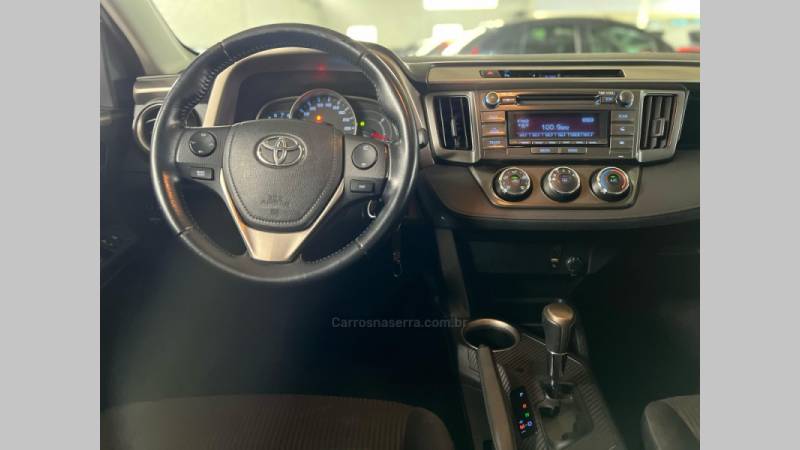 TOYOTA - RAV4 - 2014/2015 - Prata - R$ 91.900,00