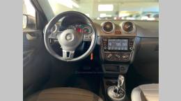 VOLKSWAGEN - VOYAGE - 2013/2014 - Cinza - R$ 45.900,00