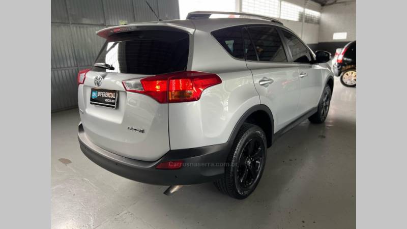 TOYOTA - RAV4 - 2014/2015 - Prata - R$ 91.900,00
