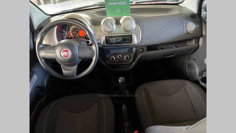 FIAT - UNO - 2011/2012 - Vermelha - R$ 30.900,00