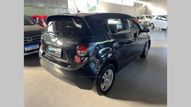 CHEVROLET - SONIC - 2012/2013 - Preta - R$ 37.900,00