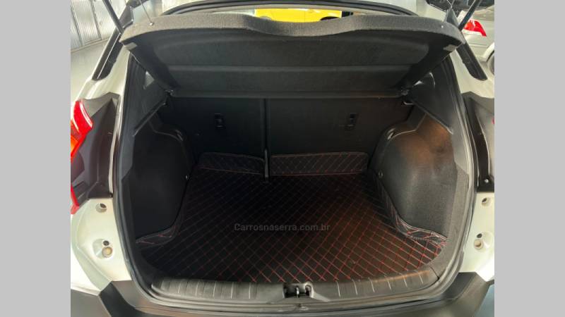 NISSAN - KICKS - 2017/2018 - Branca - R$ 85.900,00
